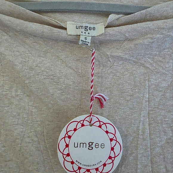 Umgee Cream Top with Yellow Floral Sleeves Boat Neckline - Picture 3 of 4